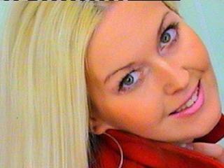 ROSA ANGEL - Roleplay friendly - and fully equipped blonde.