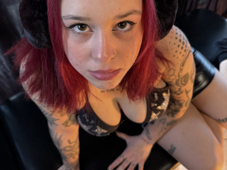 JayeRose18 - Willkommen auf meiner Seite und bitte sei du selbst, ich werde zwinkern und hier ein bisschen schmut