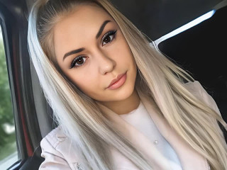 CrystallEyess - Fröhlich, freundlich und liebevoll