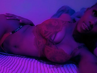 NastyVee Live - Ausrichtung:, heterosexuell