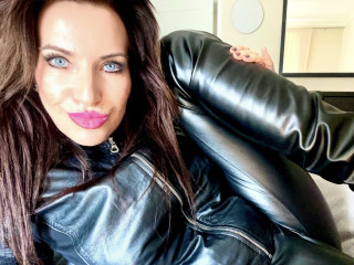 Feuchte Chantal - Ausrichtung:, bisexuell