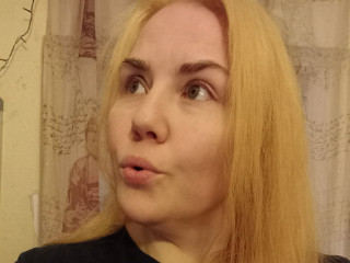 Geilste Curvy SexyHexy - Liebe die Kreative Fotografie, ohne Musik geht bei mir nichts, meine Kurven  wollen Schwingen.