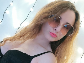 Allory - Das aufregende Gef&uuml;hl deines Schw**zes zwischen meinen Scha**ippen kann mich wirklich ant&ouml;rnen.