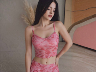 AliseParis - Sexy M&auml;dchen mit hei&szlig;em K&ouml;rper, bereit f&uuml;r neue sexy Spiele, komm und spiel mit mir!