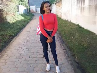 AlisaXMellody - Ich bin ein s&uuml;&szlig;es, wundersch&ouml;nes M&auml;dchen, das bereit ist, deine Fantasien zu erf&uuml;llen