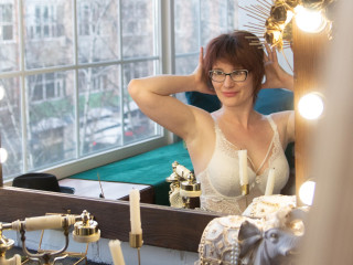 AuroraKissy - Ich entdecke und experimentiere gerne. Herzlich willkommen!