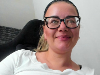 HornyVicky - Ausrichtung:, bisexuell