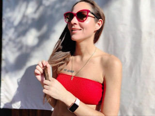 missKinney - Ich bin ein freundliches, lebhaftes und bezauberndes M&auml;dchen. Ich kn&uuml;pfe gerne neue Kontakte